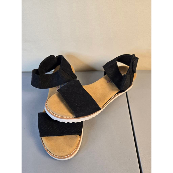 Skechers Shoes - Women's Skechers Black & Tan Memory Foam Sandals Size 6